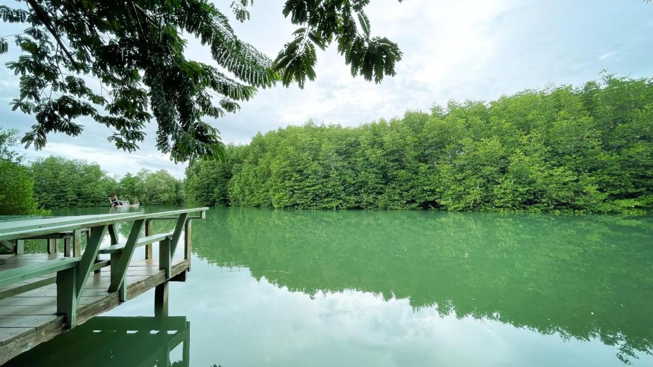 Rimsira Villa Chumphon Bagian luar foto