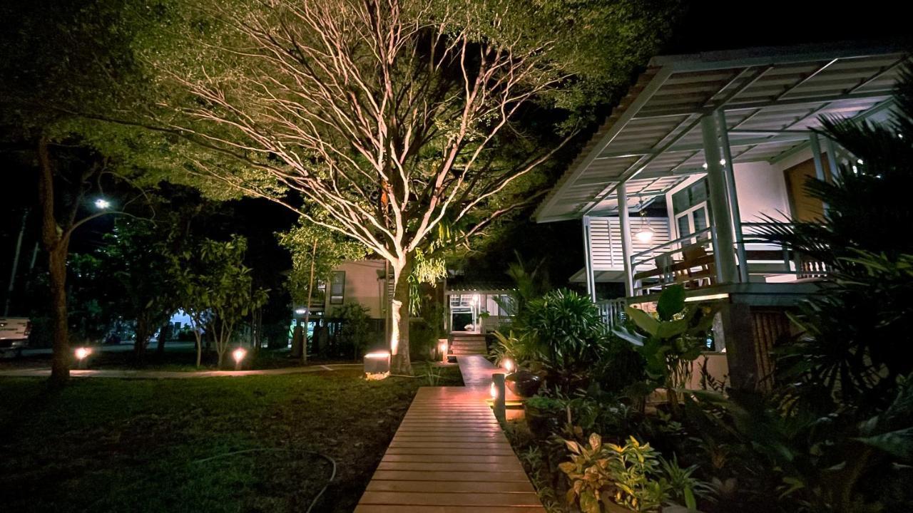 Rimsira Villa Chumphon Bagian luar foto