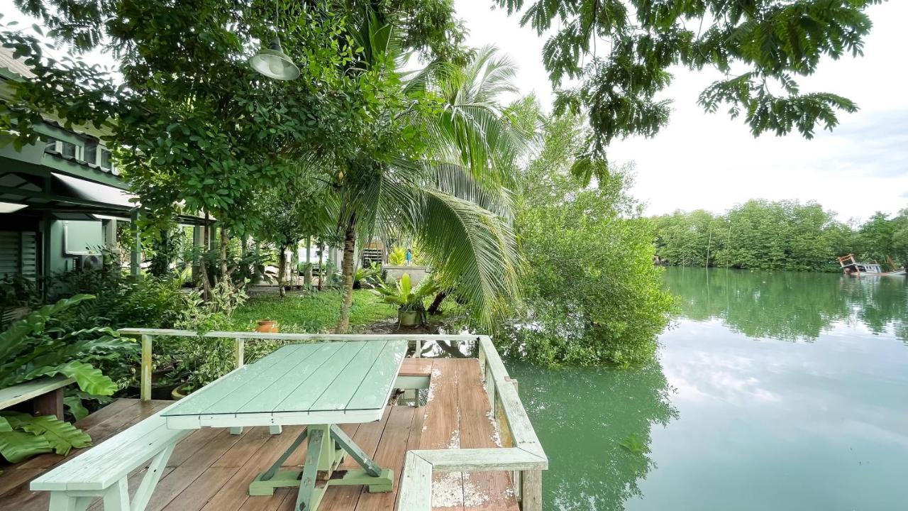 Rimsira Villa Chumphon Bagian luar foto