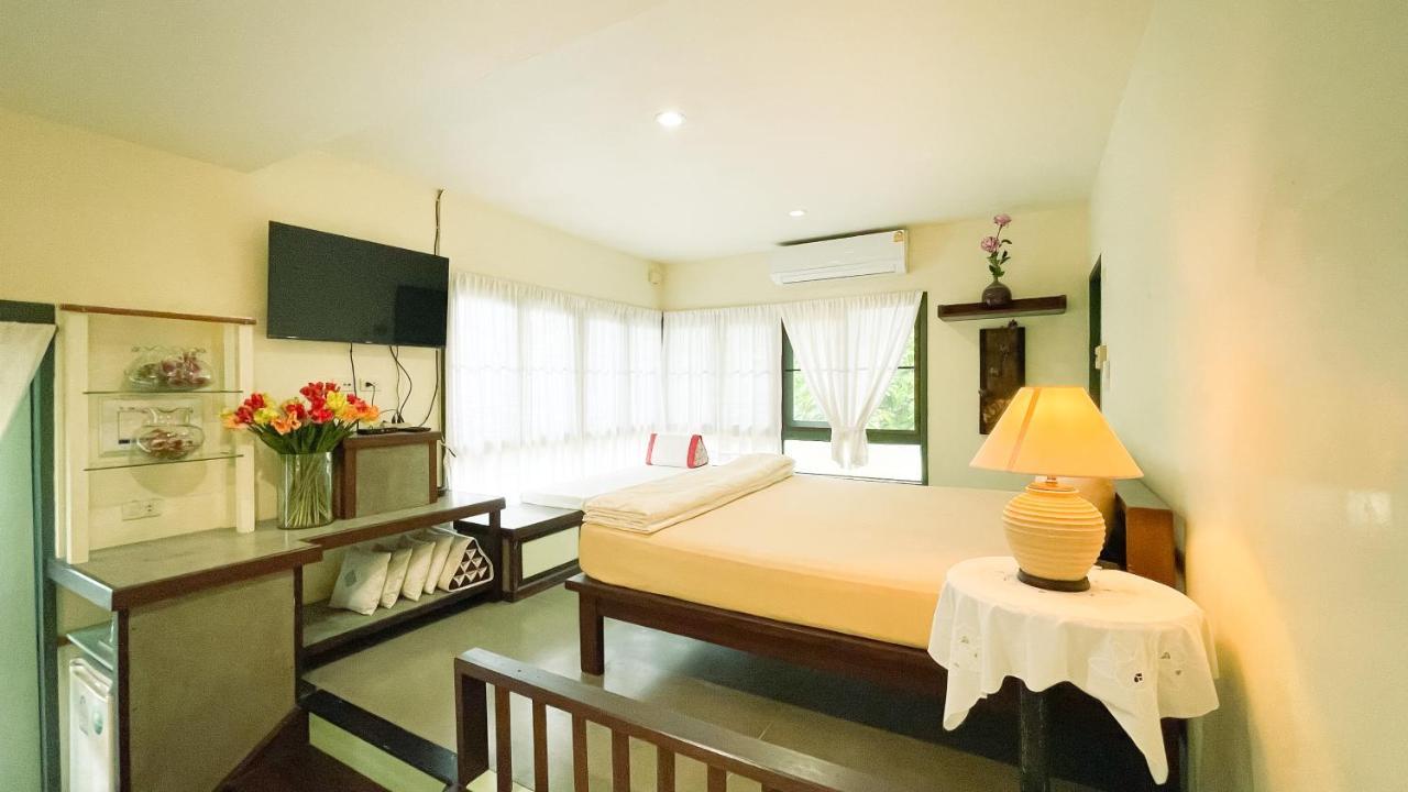 Rimsira Villa Chumphon Bagian luar foto