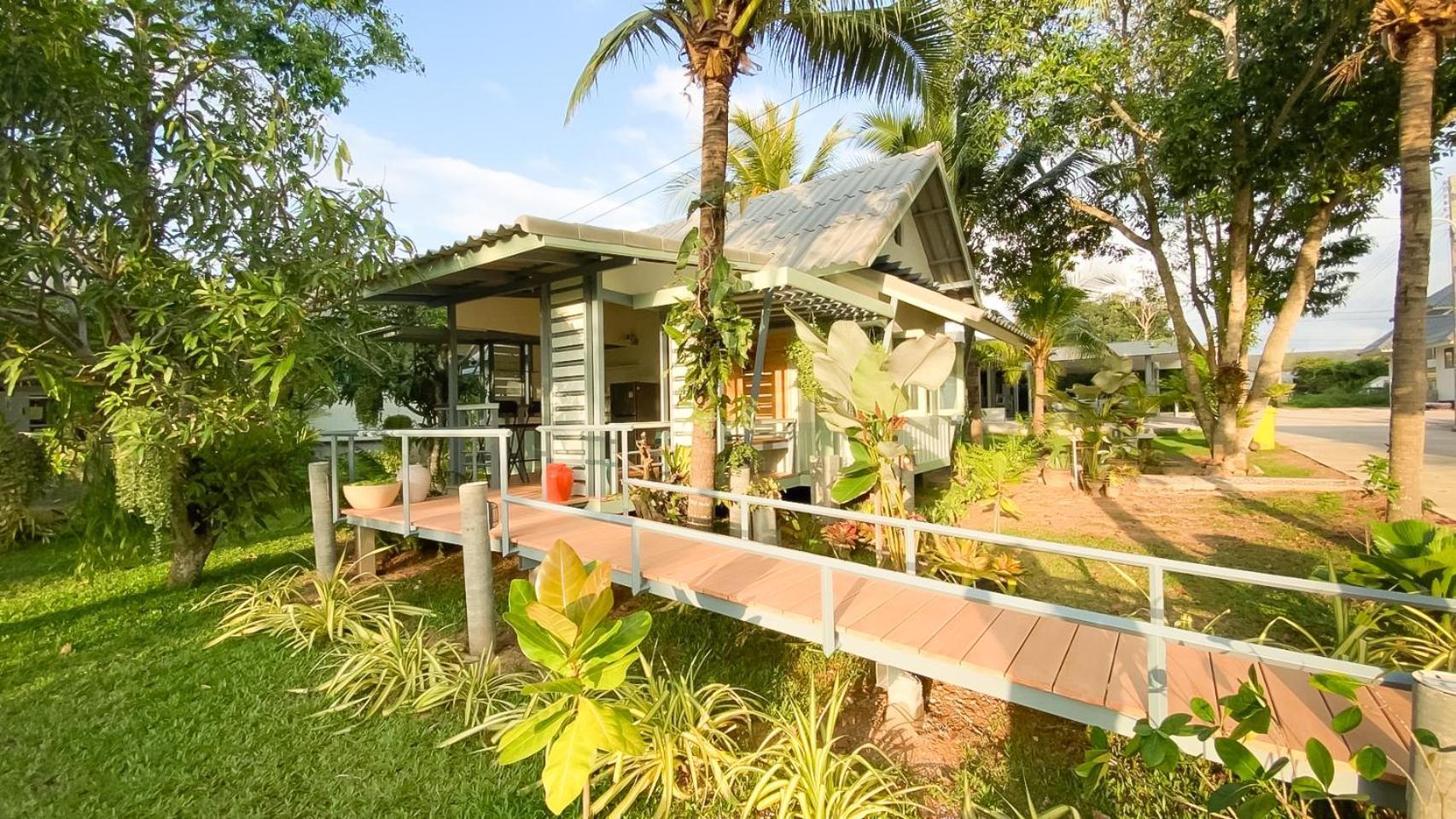 Rimsira Villa Chumphon Bagian luar foto