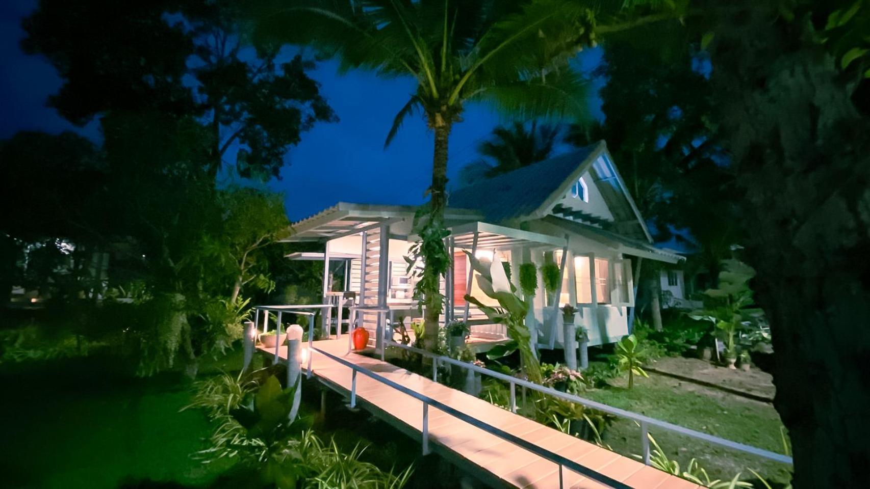 Rimsira Villa Chumphon Bagian luar foto