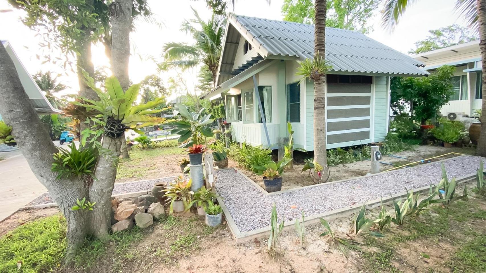 Rimsira Villa Chumphon Bagian luar foto